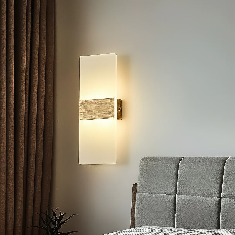 Klippa Magnetic Wireless Wall Lamp