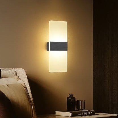 Klippa Magnetic Wireless Wall Lamp