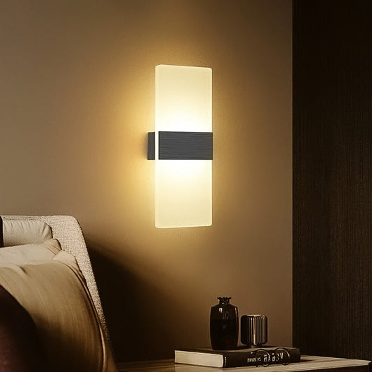 Klippa Magnetic Wireless Wall Lamp