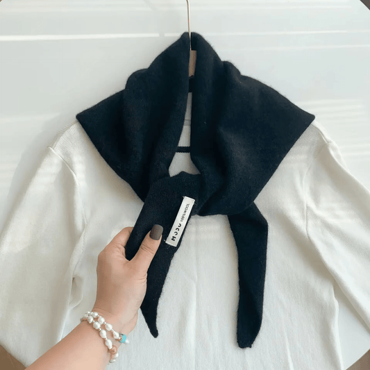 Driehoekige Gebreide Sjaal van Niche Wol – Warm, Elegant & Veelzijdig