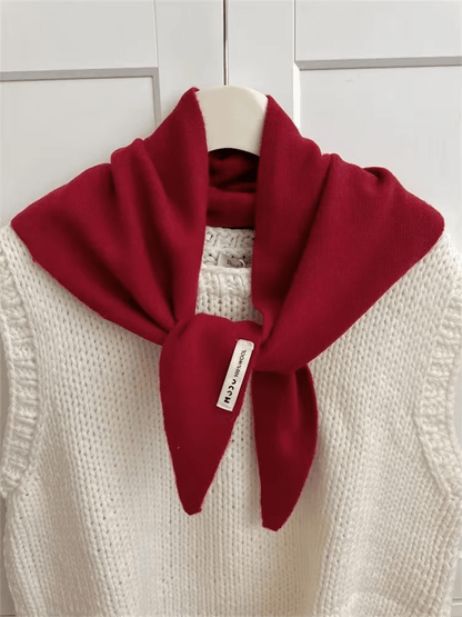 Driehoekige Gebreide Sjaal van Niche Wol – Warm, Elegant & Veelzijdig